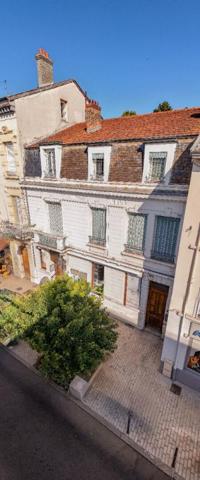 Immeuble - Hôtel particulier + Local commercial à Caluire et Cuire