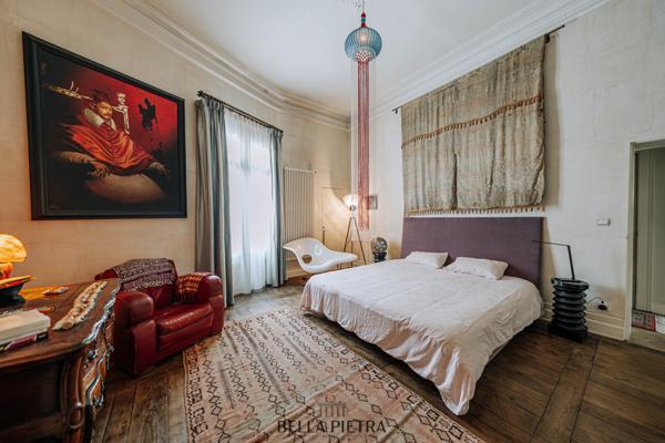 Maison 10 pièces de 350m² avec patio