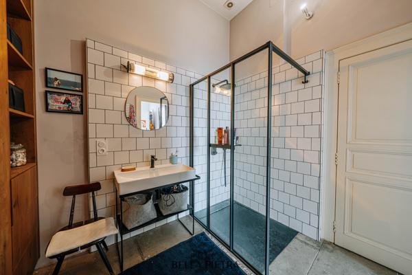 Maison 10 pièces de 350m² avec patio