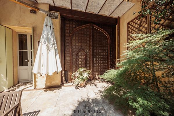 Maison 10 pièces de 350m² avec patio