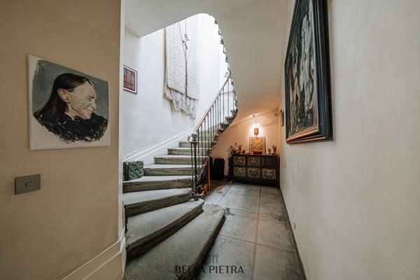 Maison 10 pièces de 350m² avec patio