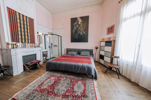 Maison 10 pièces de 350m² avec patio