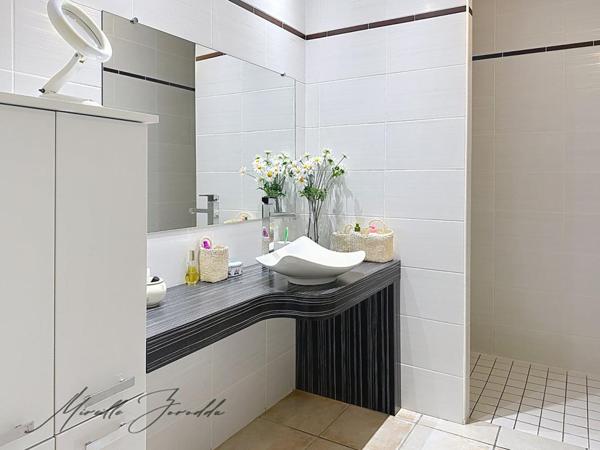 JONQUIERES SAINT VINCENT MAISON 3 pièces 78 m²  et véranda 18m², cellier et parking