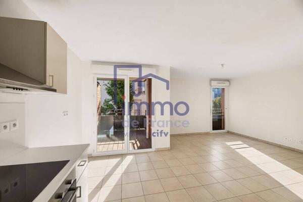 Appartement 3 pièces                                        - 69330 Meyzieu Réf : 21795