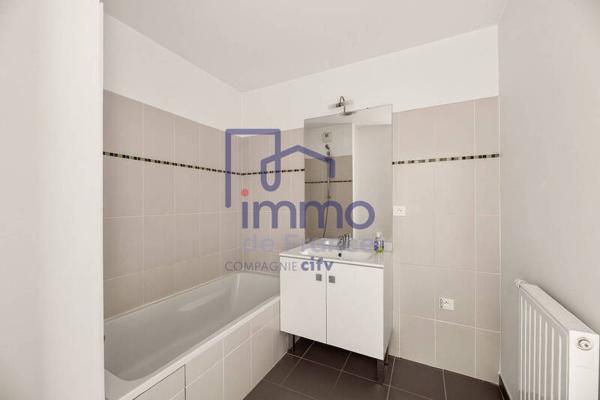 Appartement 3 pièces                                        - 69330 Meyzieu Réf : 21795