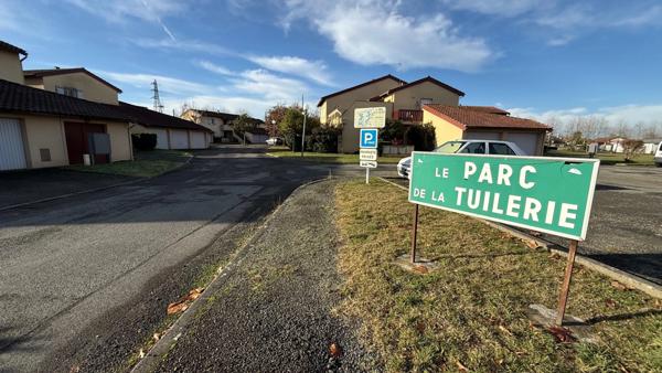 Tarbes, Aureilhan appartement type 4, 85m2, terrasse, cellier, garage, parking en parfait état.