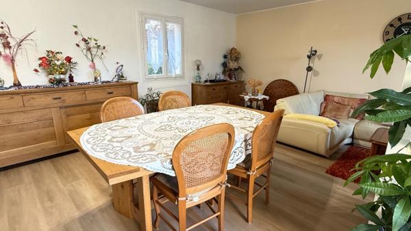 Tarbes, Aureilhan appartement type 4, 85m2, terrasse, cellier, garage, parking en parfait état.