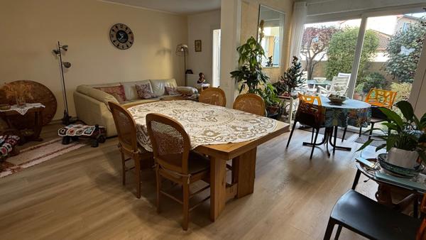 Tarbes, Aureilhan appartement type 4, 85m2, terrasse, cellier, garage, parking en parfait état.