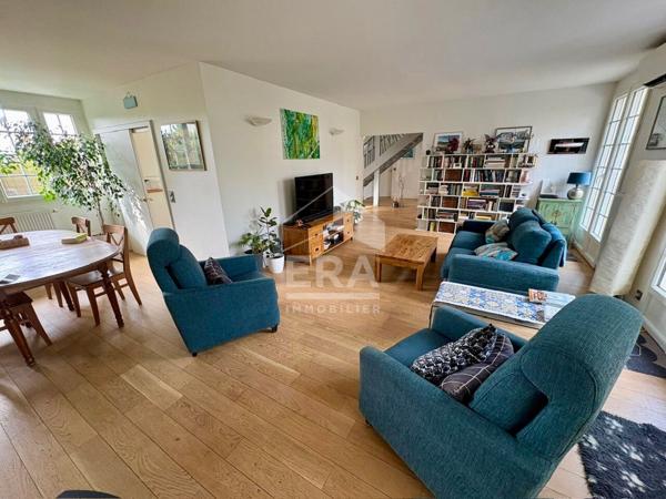 Maison Villepreux 9 pièce(s) 207 m2 hab. / 243 m² utiles.