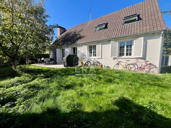 Maison Villepreux 9 pièce(s) 207 m2 hab. / 243 m² utiles.