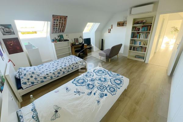 Maison Villepreux 9 pièce(s) 207 m2 hab. / 243 m² utiles.