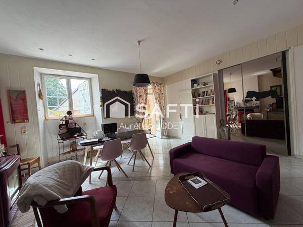Petite maison avec studio en annexe indépendant. Idéal investisseur.
