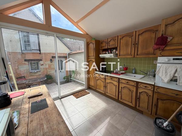 Petite maison avec studio en annexe indépendant. Idéal investisseur.