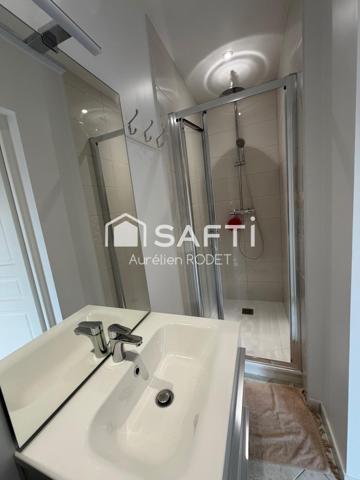 Petite maison avec studio en annexe indépendant. Idéal investisseur.