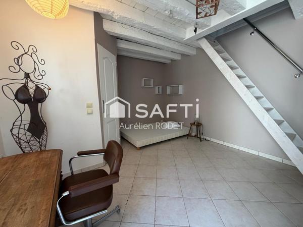 Petite maison avec studio en annexe indépendant. Idéal investisseur.