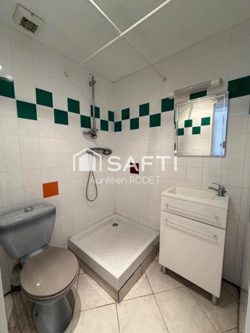 Petite maison avec studio en annexe indépendant. Idéal investisseur.