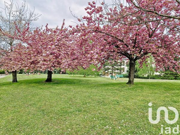 Appartement 3 pièces de 84 m² à Garches (92380)