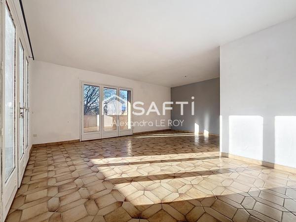 170 M2, édifiée sur une parcelle de 750 m²