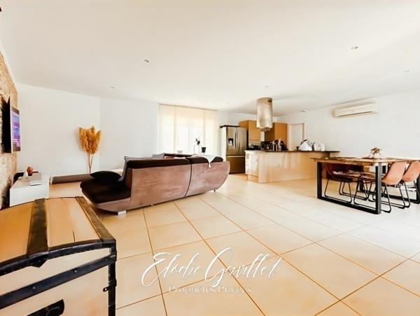 Villa de plain pied, Villemoustaussou 5 pièce(s) 90 m2