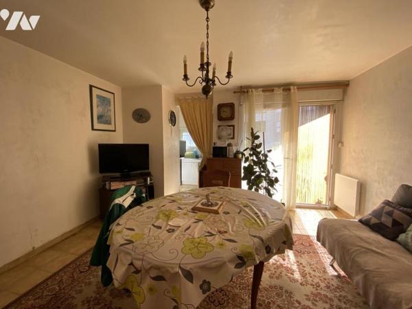 APPARTEMENT - UZES à pied