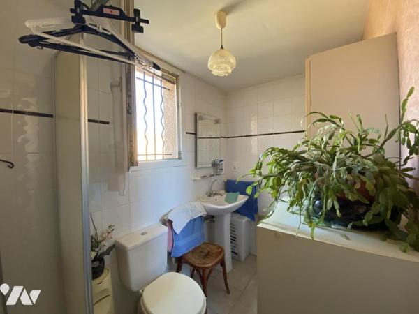 APPARTEMENT - UZES à pied