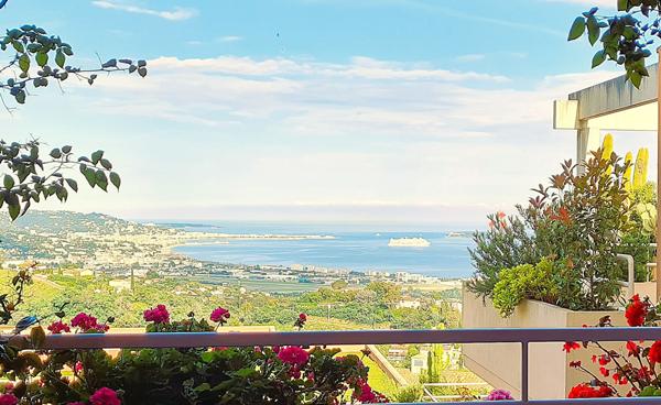 Appartement 3 pièces vue mer panoramique dans domaine gardé avec piscine