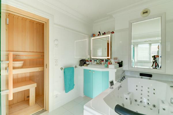 Appartement 3 pièces vue mer panoramique dans domaine gardé avec piscine