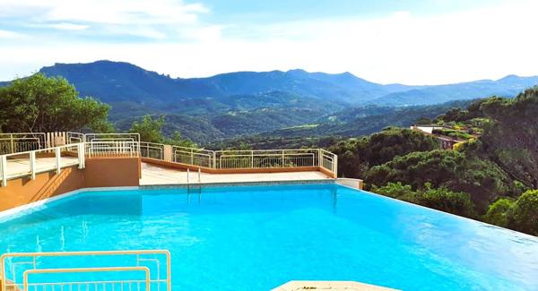 Appartement 3 pièces vue mer panoramique dans domaine gardé avec piscine