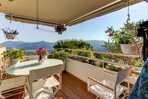 Appartement 3 pièces vue mer panoramique dans domaine gardé avec piscine