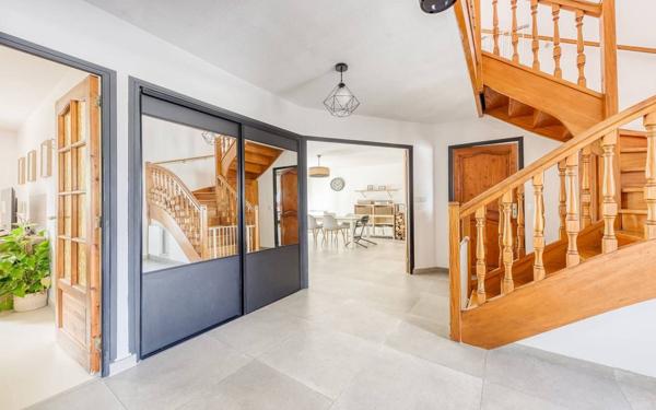 Maison à vendre    5 pièces • 117,80 m2 Roissy-en-Brie