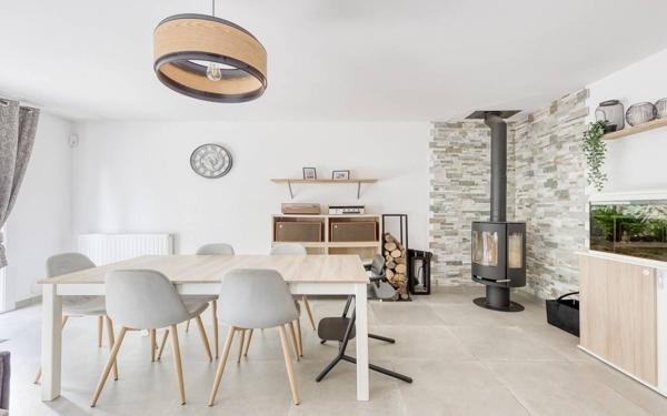 Maison à vendre    5 pièces • 117,80 m2 Roissy-en-Brie