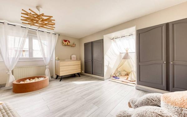 Maison à vendre    5 pièces • 117,80 m2 Roissy-en-Brie