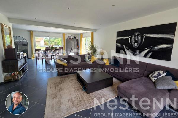 Maison familiale récente La Croix Georgette avec 4 chambres, double garage, jardin et dépendance