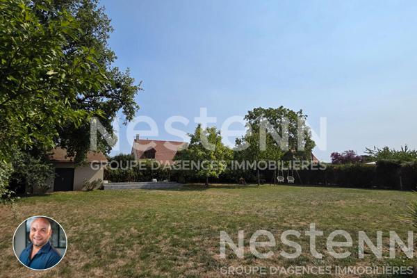 Maison familiale récente La Croix Georgette avec 4 chambres, double garage, jardin et dépendance