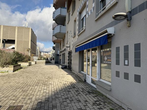 Local commercial 98m2 proximité Centre Jaude - Clermont-Ferr - Clermont-Province