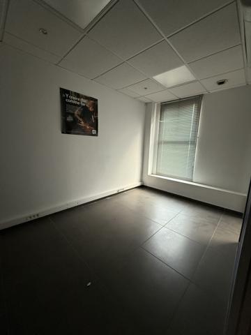 Local commercial 98m2 proximité Centre Jaude - Clermont-Ferr - Clermont-Province