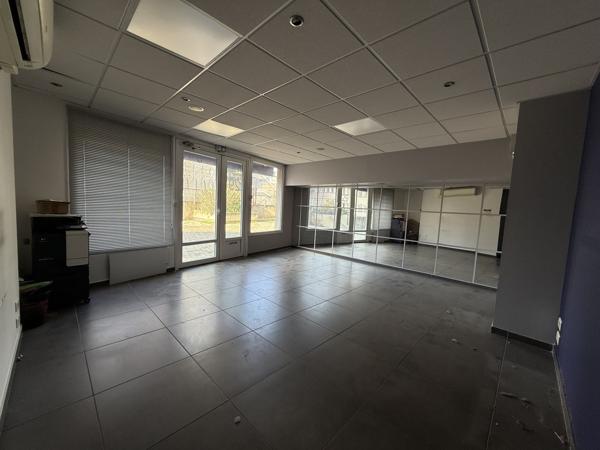 Local commercial 98m2 proximité Centre Jaude - Clermont-Ferr - Clermont-Province