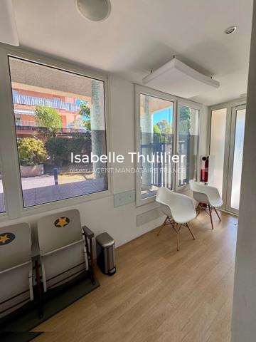 Immobilier Saint-Raphaël (83700) – Local commercial 49.78m2 – 192 000 €