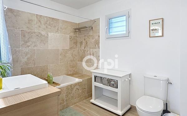 Maison à vendre    4 pièces • 82,76 m2 La Fare-les-Oliviers