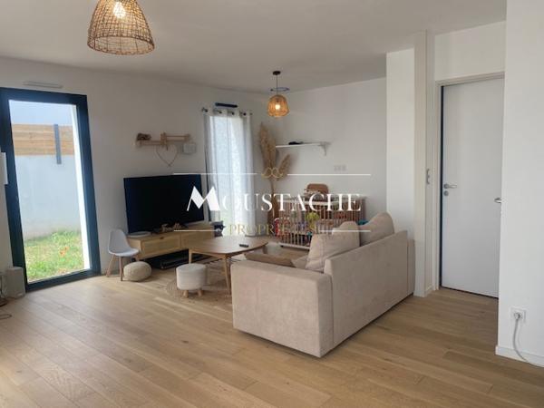 BELLE MAISON RÉCENTE DE PLAIN-PIED - A DEUX PAS DU CENTRE-VILLE -