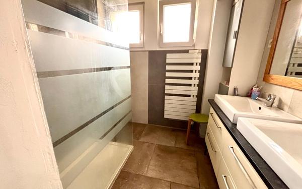 Maison à vendre    3 pièces • 92 m2 Saint-Quentin