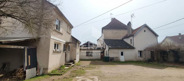 Maison Pesmes 4 pièce(s) 85 m² + maison 73 m² + dependances + terrain clos...