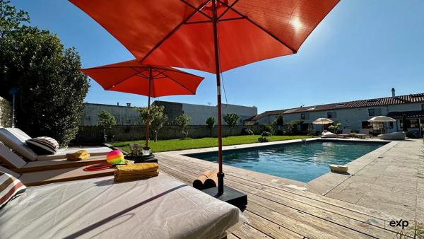 Une demeure de rêve, un village secret.