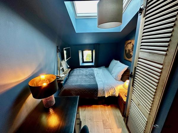 Une demeure de rêve, un village secret.