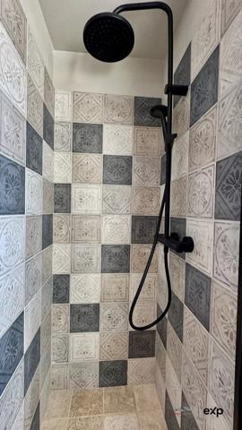 Une demeure de rêve, un village secret.