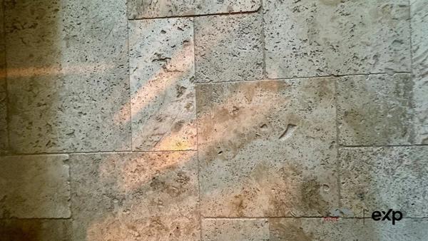 Une demeure de rêve, un village secret.