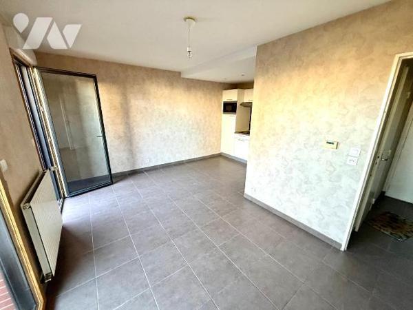 T2 RDC avec terrasse - PMR - Proche gare de Saint-Malo.

À deux pas de la gare de Saint-Malo,...