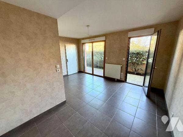 T2 RDC avec terrasse - PMR - Proche gare de Saint-Malo.

À deux pas de la gare de Saint-Malo,...