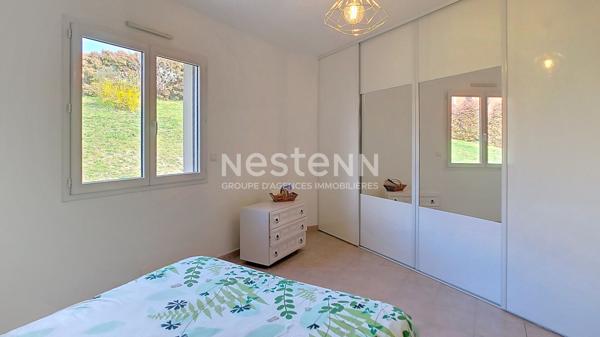 A vendre Villa de plain pied 128m², 5 pièces, 4 chambres avec un garage et jardin