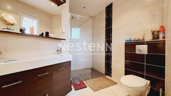 A vendre Villa de plain pied 128m², 5 pièces, 4 chambres avec un garage et jardin